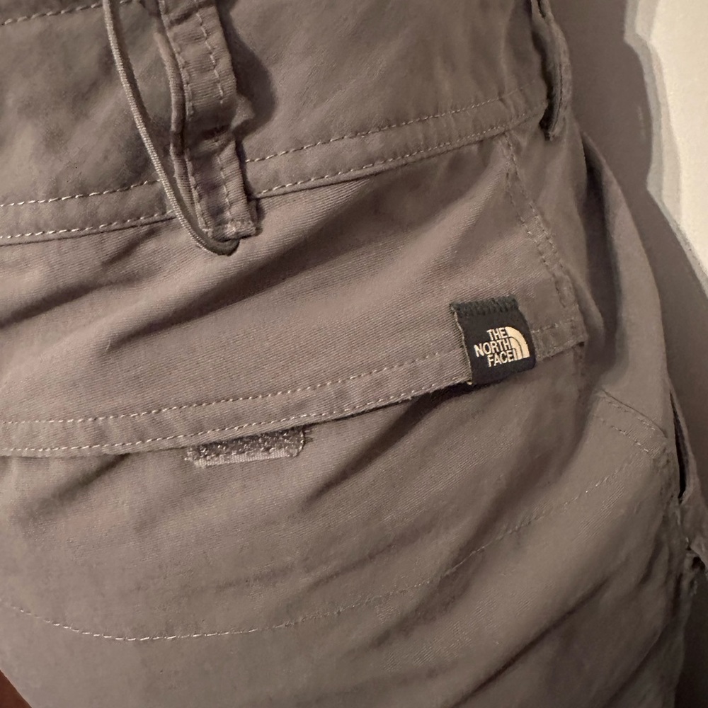 The North Face Women’s Sedona Sage Gray nylon convertible snap zipper 14 pants - Picture 11 of 14
